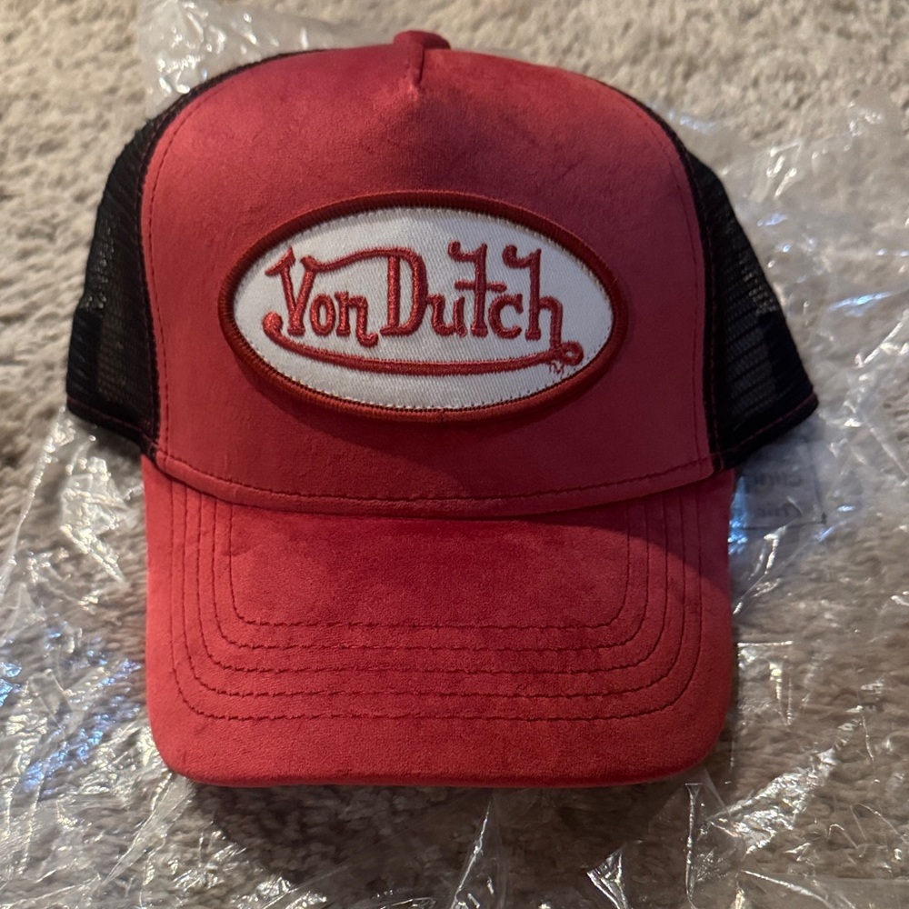 NWT, Von Dutch Red and Black Cap Velvet